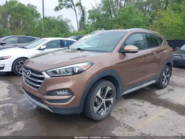 KM8J33A29HU389413 2017 HYUNDAI TUCSON - Image 2