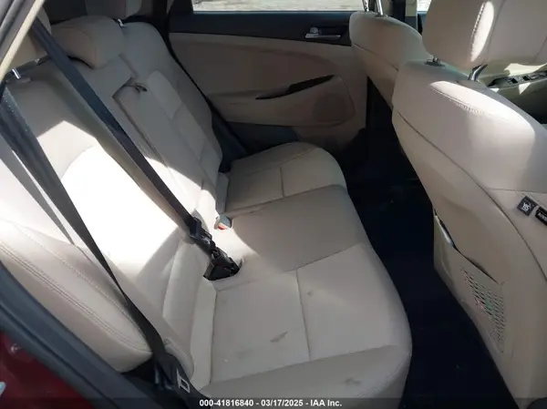 KM8J33A29HU390142 2017 HYUNDAI TUCSON - Image 8
