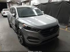 KM8J33A29HU390500 2017 HYUNDAI TUCSON
