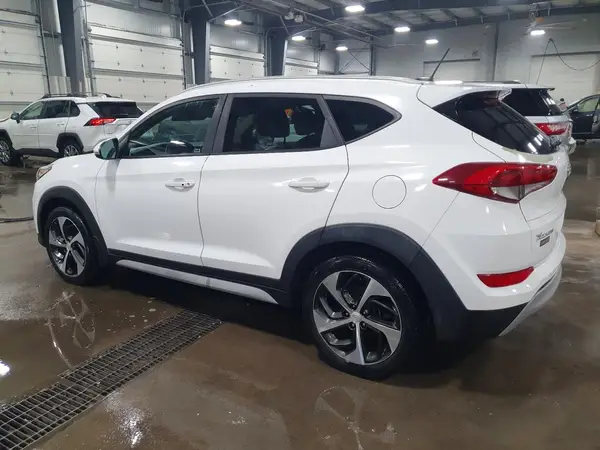 KM8J33A29HU390643 2017 HYUNDAI TUCSON - Image 2