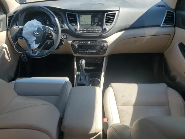 KM8J33A29HU410700 2017 HYUNDAI TUCSON - Image 8
