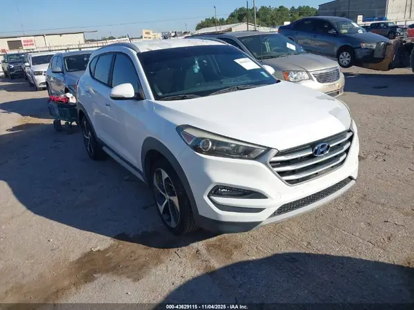 KM8J33A29HU460707 2017 HYUNDAI TUCSON - Image 1