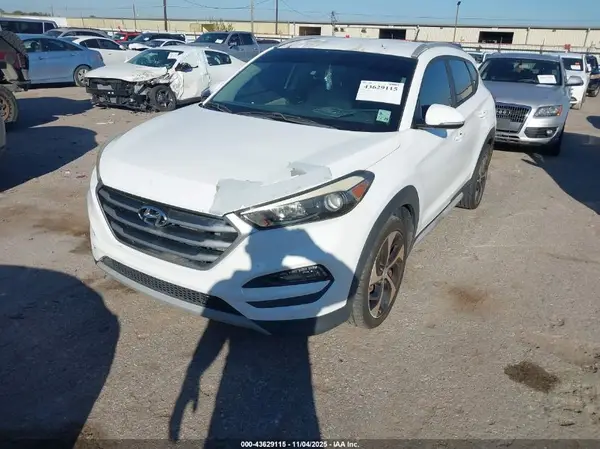 KM8J33A29HU460707 2017 HYUNDAI TUCSON - Image 2