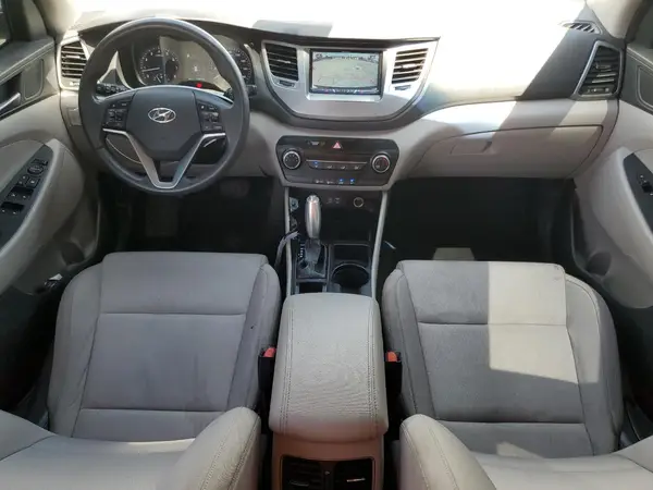 KM8J33A29HU466667 2017 HYUNDAI TUCSON - Image 8