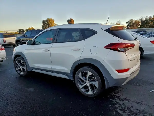KM8J33A29HU470105 2017 HYUNDAI TUCSON - Image 2