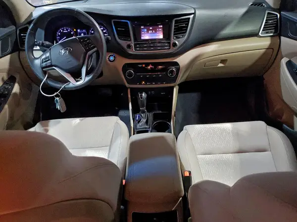KM8J33A29HU473750 2017 HYUNDAI TUCSON - Image 8