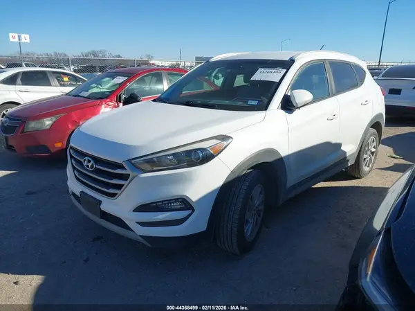 KM8J33A29HU474557 2017 HYUNDAI TUCSON - Image 2