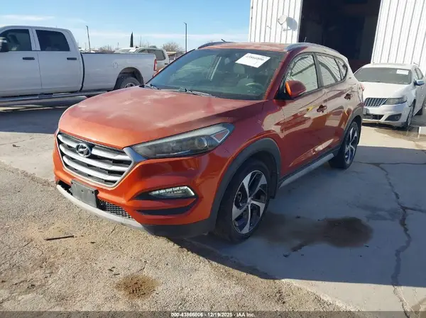 KM8J33A29HU474851 2017 HYUNDAI TUCSON - Image 2