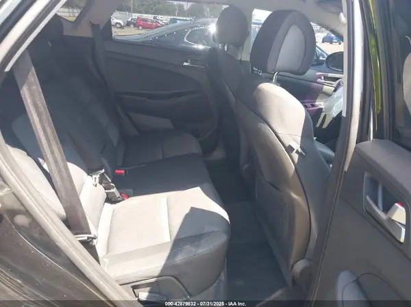 KM8J33A29HU483730 2017 HYUNDAI TUCSON - Image 8