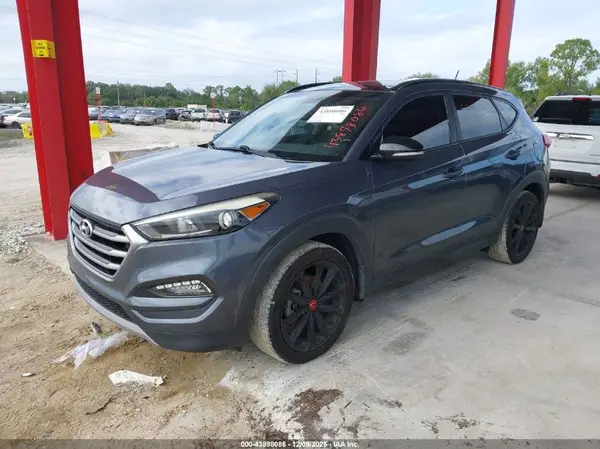 KM8J33A29HU485302 2017 HYUNDAI TUCSON - Image 2