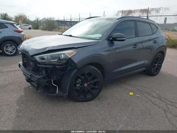 KM8J33A29HU492072 2017 HYUNDAI TUCSON - Image 2