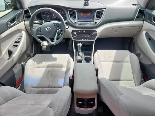 KM8J33A29HU493657 2017 HYUNDAI TUCSON - Image 8