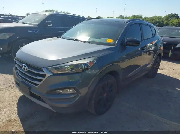 KM8J33A29HU506228 2017 HYUNDAI TUCSON - Image 2