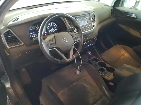KM8J33A29HU527337 2017 HYUNDAI TUCSON - Image 8