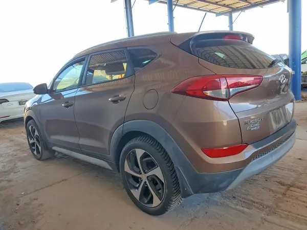 KM8J33A29HU528410 2017 HYUNDAI TUCSON - Image 2