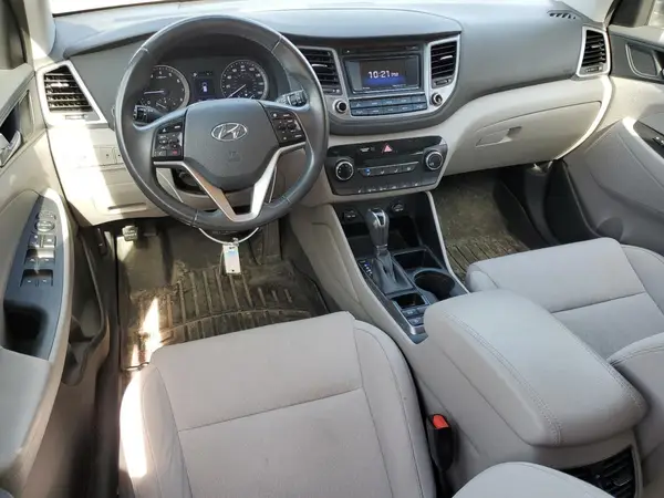 KM8J33A29HU534109 2017 HYUNDAI TUCSON - Image 8