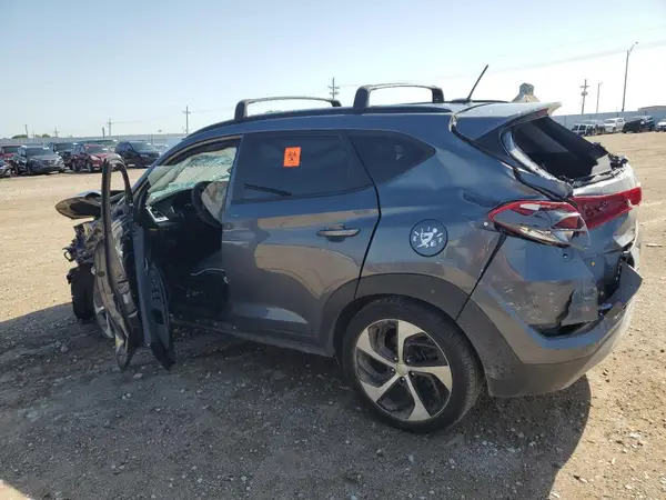 KM8J33A29HU547748 2017 HYUNDAI TUCSON - Image 2