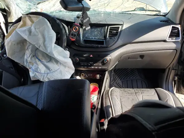 KM8J33A29HU547748 2017 HYUNDAI TUCSON - Image 8