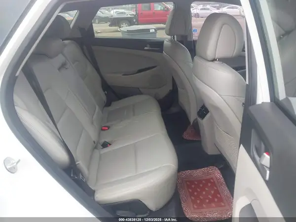 KM8J33A29HU553582 2017 HYUNDAI TUCSON - Image 8