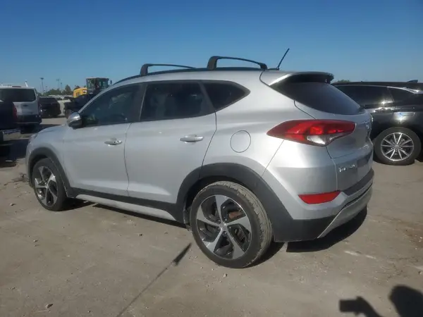 KM8J33A29HU558443 2017 HYUNDAI TUCSON - Image 2