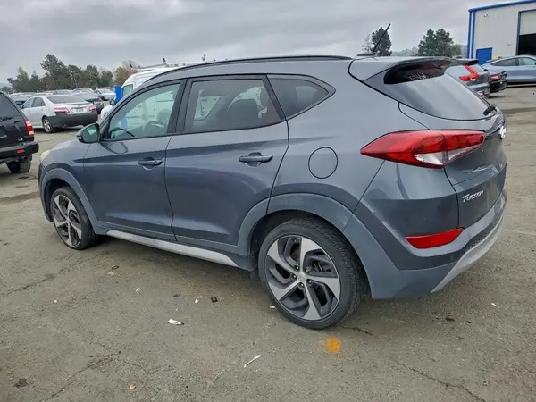 KM8J33A29HU561066 2017 HYUNDAI TUCSON - Image 2