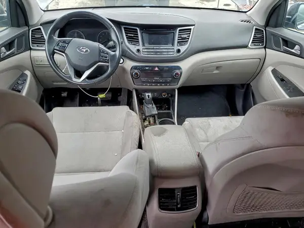 KM8J33A29HU561066 2017 HYUNDAI TUCSON - Image 8