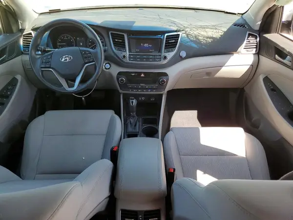 KM8J33A29HU570270 2017 HYUNDAI TUCSON - Image 8