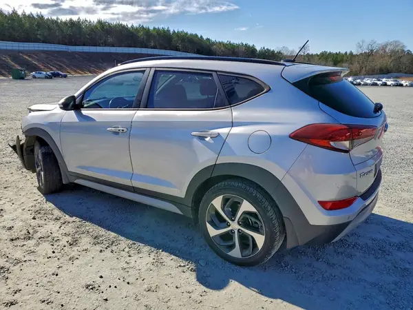 KM8J33A29HU575551 2017 HYUNDAI TUCSON - Image 2