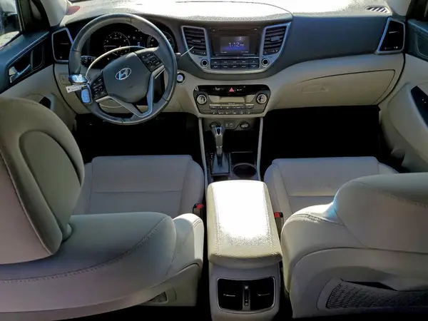 KM8J33A29HU575551 2017 HYUNDAI TUCSON - Image 8