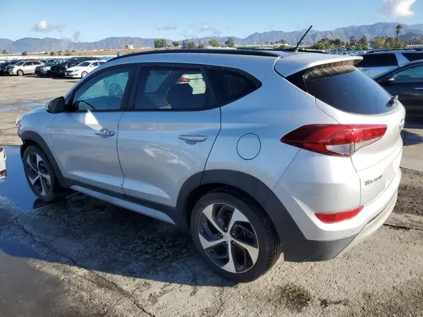 KM8J33A29HU580166 2017 HYUNDAI TUCSON - Image 2