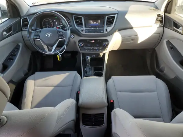 KM8J33A29HU580166 2017 HYUNDAI TUCSON - Image 8