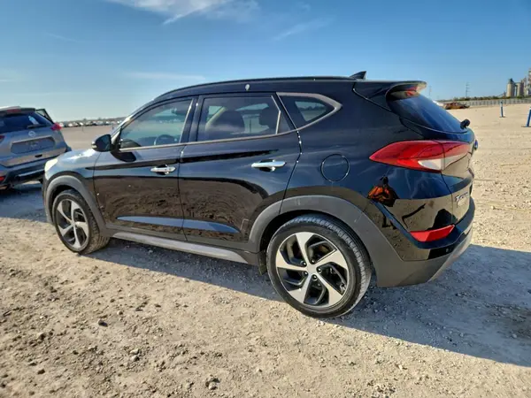 KM8J33A29HU586131 2017 HYUNDAI TUCSON - Image 2
