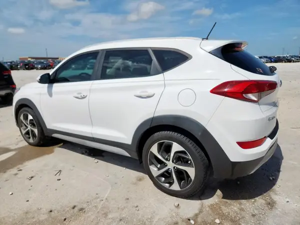 KM8J33A29HU591930 2017 HYUNDAI TUCSON - Image 2