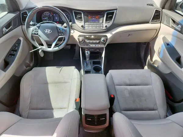 KM8J33A29HU591930 2017 HYUNDAI TUCSON - Image 8
