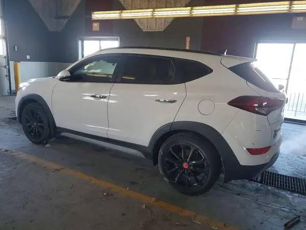 KM8J33A29HU593709 2017 HYUNDAI TUCSON - Image 2