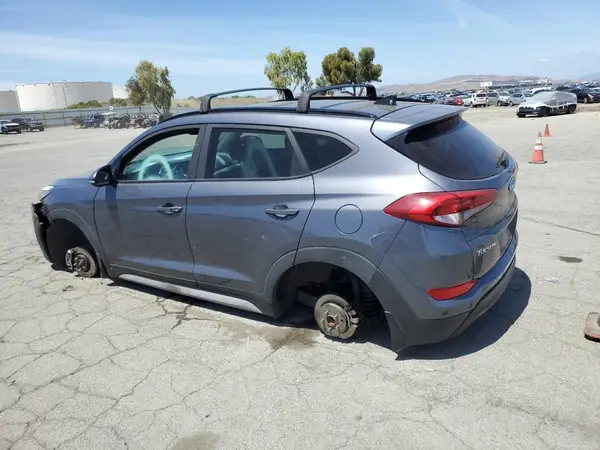 KM8J33A29JU623782 2018 HYUNDAI TUCSON - Image 2