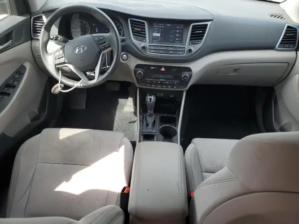 KM8J33A29JU648200 2018 HYUNDAI TUCSON - Image 8