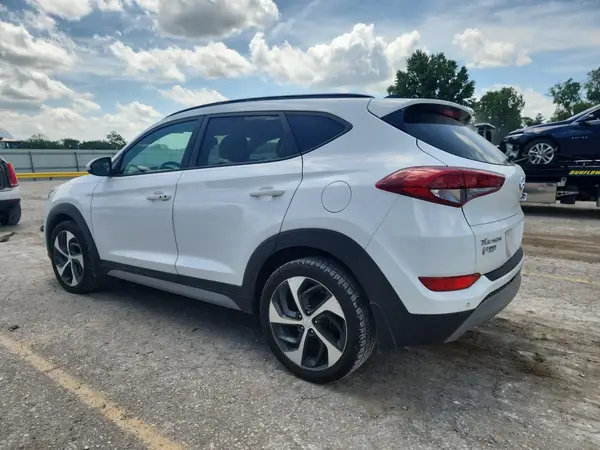 KM8J33A29JU706533 2018 HYUNDAI TUCSON - Image 2