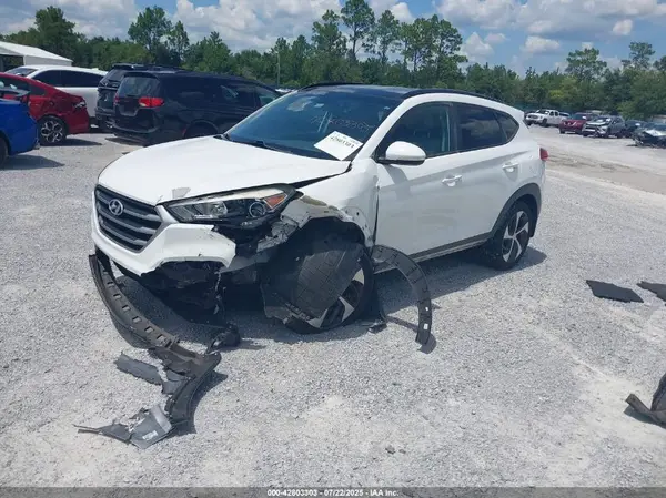 KM8J33A29JU715961 2018 HYUNDAI TUCSON - Image 2