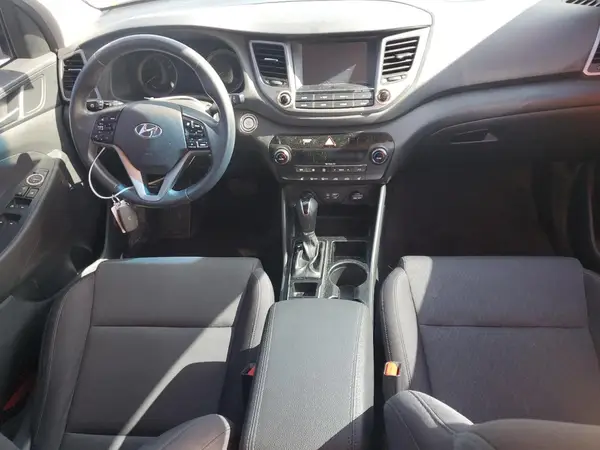 KM8J33A29JU722828 2018 HYUNDAI TUCSON - Image 8