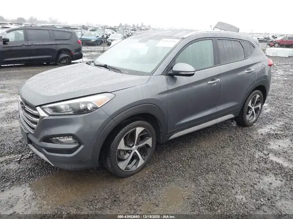 KM8J33A29JU796539 2018 HYUNDAI TUCSON - Image 2