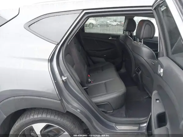 KM8J33A29JU796539 2018 HYUNDAI TUCSON - Image 8