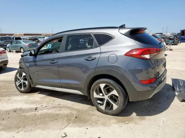 KM8J33A29JU805224 2018 HYUNDAI TUCSON - Image 2