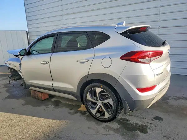 KM8J33A29JU818197 2018 HYUNDAI TUCSON - Image 2