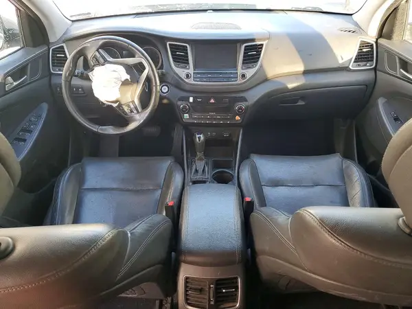 KM8J33A29JU818197 2018 HYUNDAI TUCSON - Image 8