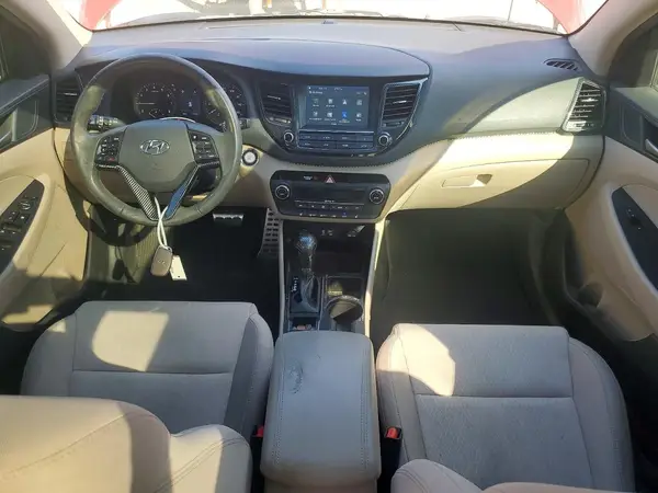 KM8J33A29JU836974 2018 HYUNDAI TUCSON - Image 8