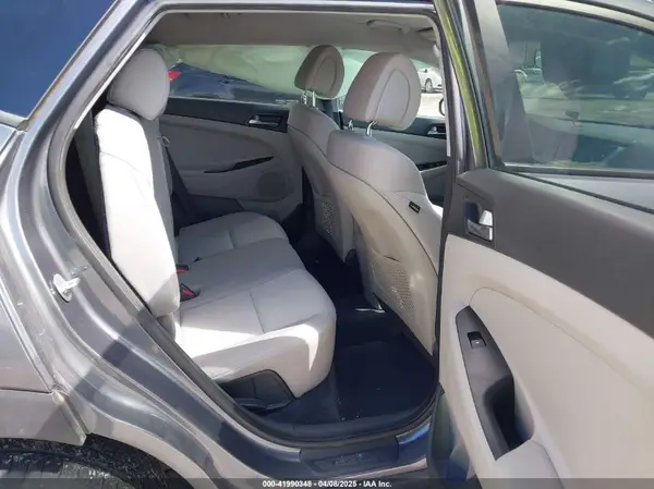 KM8J33A2XGU022633 2016 HYUNDAI TUCSON - Image 8