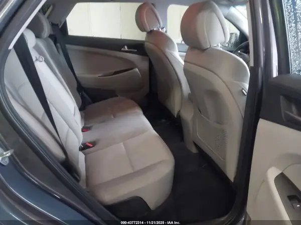 KM8J33A2XGU027654 2016 HYUNDAI TUCSON - Image 8