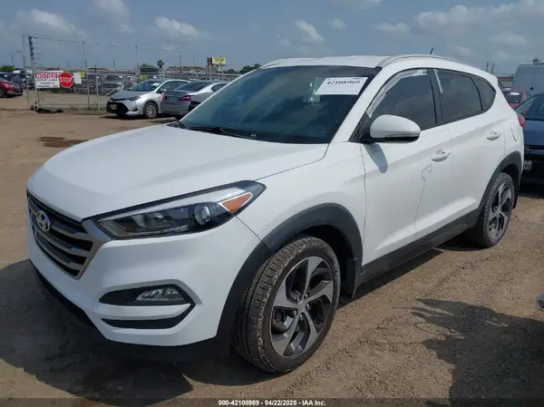 KM8J33A2XGU030795 2016 HYUNDAI TUCSON - Image 2