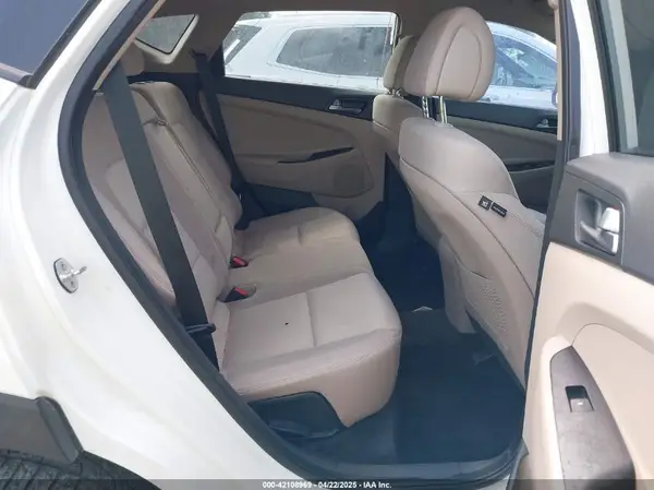 KM8J33A2XGU030795 2016 HYUNDAI TUCSON - Image 8